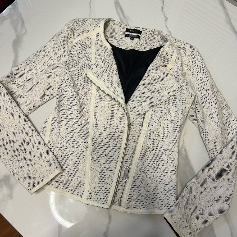 RW&CO. Women's White Lace Blazer
